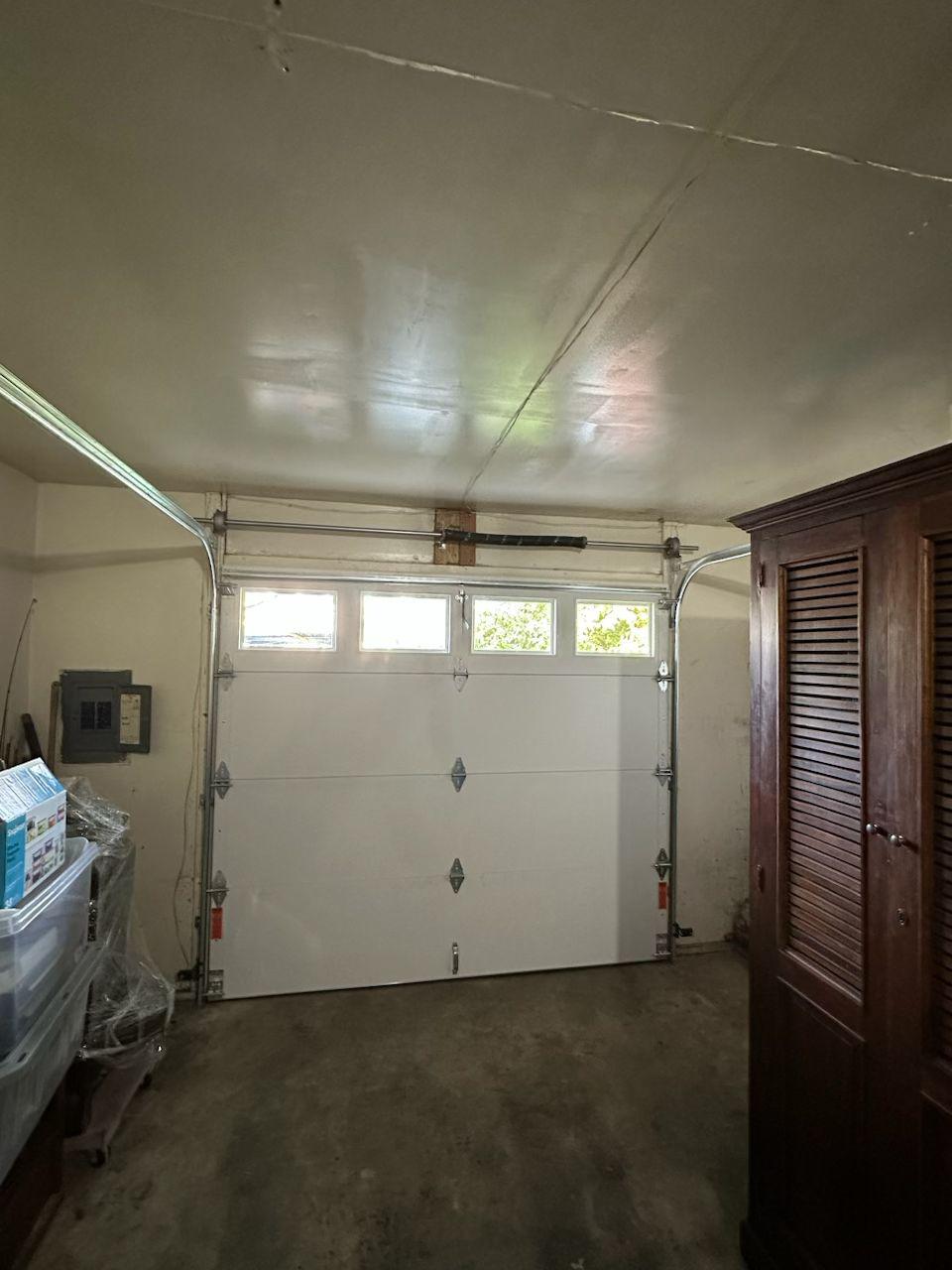 24/7 Emergency Garage Door Repair Services