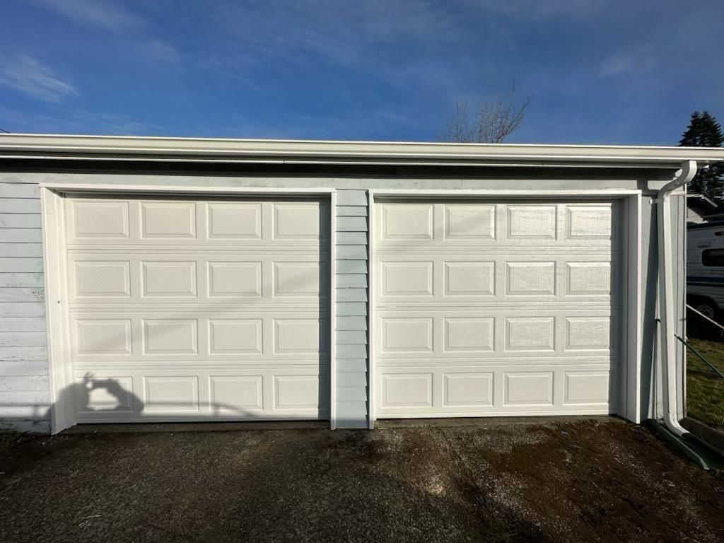 Tip Top Garage Door Expert Technician